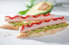 Sposób na zdrowego hot doga z parówkami z linii Natura od Nove Sposób na zdrowego hot doga z parówkami z linii Natura od Nove