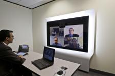 Polycom pozwala połączyć niestandardową współpracę wideo ze swoimi standardowymi systemami Polycom pozwala połączyć niestandardową współpracę wideo ze swoimi standardowymi systemami