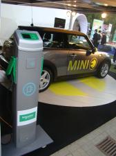 Bezpieczne i łatwe w użyciu stacje ładujące Bezpieczne i łatwe w użyciu stacje ładujące