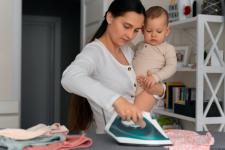 W co trzecim polskim domu jest równy podział obowiązków, częściej wskazują to mężczyźni niż kobiety W co trzecim polskim domu jest równy podział obowiązków, częściej wskazują to mężczyźni niż kobiety