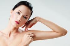 Zdrowa depilacja – jak usunąć włoski przy pomocy wosku? Zdrowa depilacja – jak usunąć włoski przy pomocy wosku?