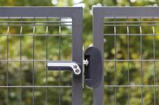 Zabezpieczenie ogrodzenia i bramy na zimę Zabezpieczenie ogrodzenia i bramy na zimę