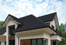 Płaska blachodachówka jako pokrycie dachu domu jednorodzinnego firmy Blachy Pruszyński Płaska blachodachówka jako pokrycie dachu domu jednorodzinnego firmy Blachy Pruszyński