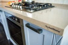 Rustykalna kuchnia z nowoczesnym akcentem Technistone Rustykalna kuchnia z nowoczesnym akcentem Technistone