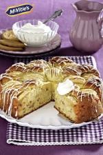 Puszysty jabłecznik z ciasteczkami McVitie’s i bitą śmietaną Puszysty jabłecznik z ciasteczkami McVitie’s i bitą śmietaną