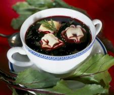 Wigilijny barszcz czerwony z uszkami Wigilijny barszcz czerwony z uszkami