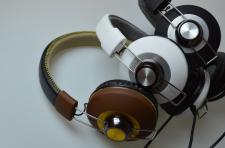 Retro słuchawki od Maxell Retro słuchawki od Maxell