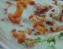 Jesień pełna grzybowych aromatów Poznaj przepis na zupę krem z kurek i czosnku Jesień pełna grzybowych aromatów Poznaj przepis na zupę krem z kurek i czosnku