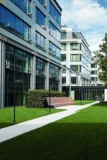 Światło w ogrodzie: lampy PATHWAY LED marki Nowodvorski Lighting