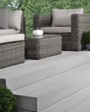 NOWOŚĆ! Taras w czystej bieli – deski kompozytowe LUNA DLH Poland Sp. z o.o.