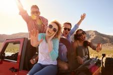 Wakacyjny niezbędnik - co najczęściej zabieramy na urlop, a co mogłoby nam się przydać?