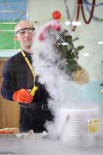 AIR PRODUCTS WDRAŻA W POLSCE PROGRAM "AMBASADOR NAUKI"