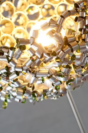 Ekologiczna lampa z odpadów