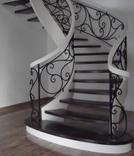 Idealne stopnie, czyli jak wybrać schody dopasowane do Twojego domu