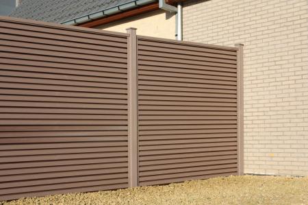 System ogrodzeń ryflowanych to doskonała alternatywa dla ogrodzeń z drewna