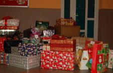 Pracownicy RAFAKO S.A. przekazali prezenty dla dzieci z Powiatowego Domu Dziecka w Gorzyczkach