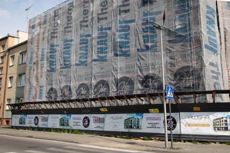 Ocieplaną elewację należy chronić przed  bezpośrednim nasłonecznieniem Fot. Knauf Therm