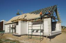 Płyta MFP na dachu krytym blachą