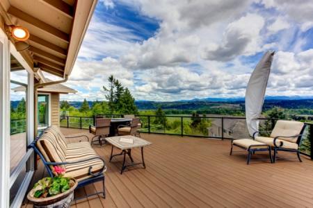 Taras wykonany z termowanych desek bukowych  Fot. Kaczkan