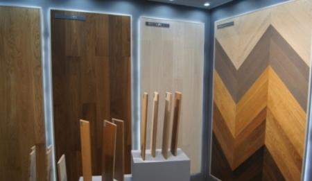 Niebanalna oferta podłóg spotkała się z uznaniem targowych gości Fot. Kaczkan