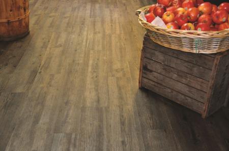 Panele podłogowe z kolekcji "Adore Touch" z oferty Multicontract.