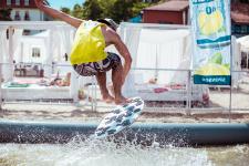 STREFA ORZEŹWIENIA W LAKE PARK WILANÓW ZAPRASZA WARKA RADLER 0,0%