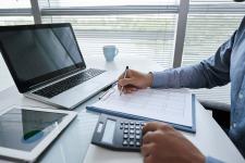 Naświetlarki: sposób na nowoczesne pieczątki w 5 minut