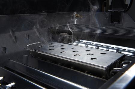 Stalowa skrzynka do wędzenia w grillu