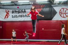Jak bezpiecznie skakać na trampolinach?
