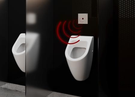 Bezdotykowe spłukiwanie jest uruchamiane, gdy użytkownik znajduje się w zasięgu czujnika podczerwien