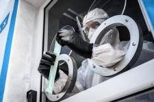 Koronawirus: pierwsze w Polsce mobilne centrum testowe walk-thru