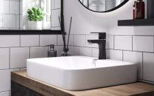 Urządzamy łazienkę z czarną armaturą