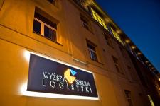 Od dziesięciu lat kształci logistyków