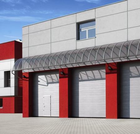 Bramy przemysłowe MakroPro 100 zamontowane w centrum logistycznym. Fot. Wiśniowski