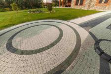 Prosto i pięknie, czyli przestrzeń wokół domu