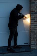 Bramy Hörmann z wyposażeniem w klasie RC 2. Garażowe bramy segmentowe bardziej bezpieczne