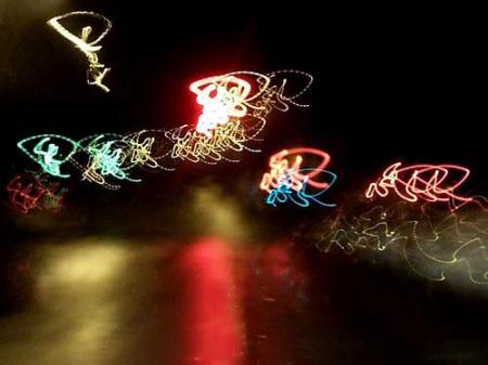 Nocne świetlne zygzaki