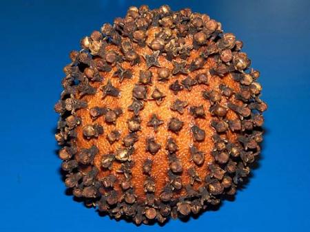 Pomarańcza z goździkami